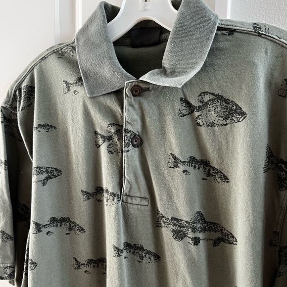 CLEARANCE Men’s Medium Woolrich Olive Green Fish Patterned Collared T-Shirt - Picture 2 of 7